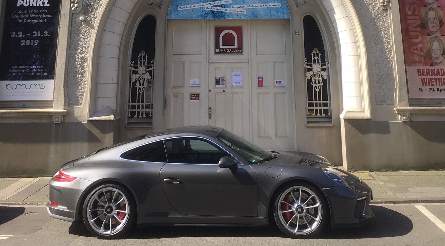 Dieses Bild hat ein leeres Alt-Attribut. Der Dateiname ist IMG_8190_NUR-PORSCHE_GK.jpg